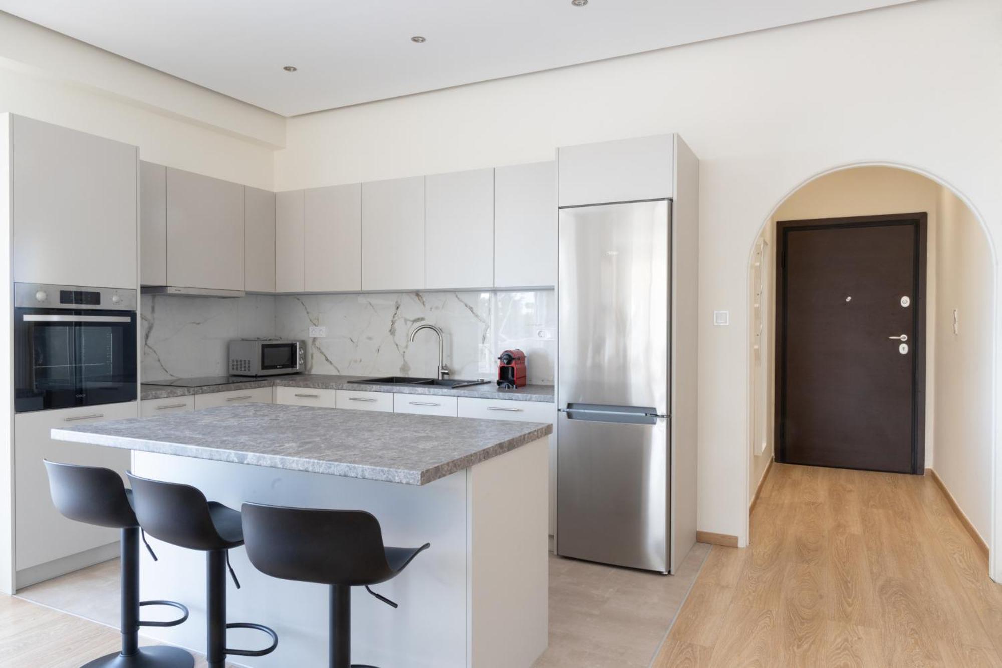 Luxurious 3-Bedroom Seaside Retreat Fully Renovated In 2025 เอเธนส์ ภายนอก รูปภาพ