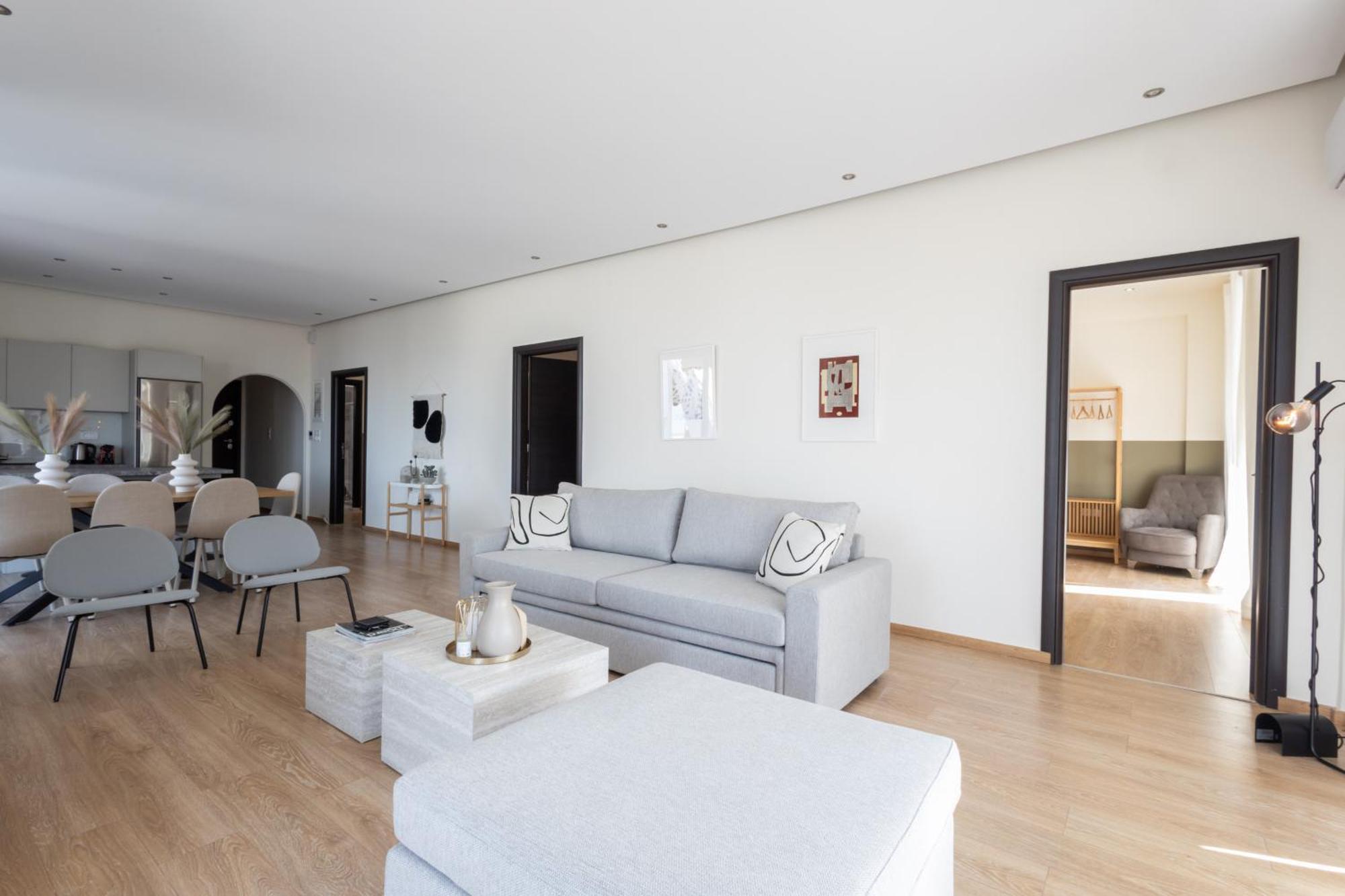 Luxurious 3-Bedroom Seaside Retreat Fully Renovated In 2025 เอเธนส์ ภายนอก รูปภาพ