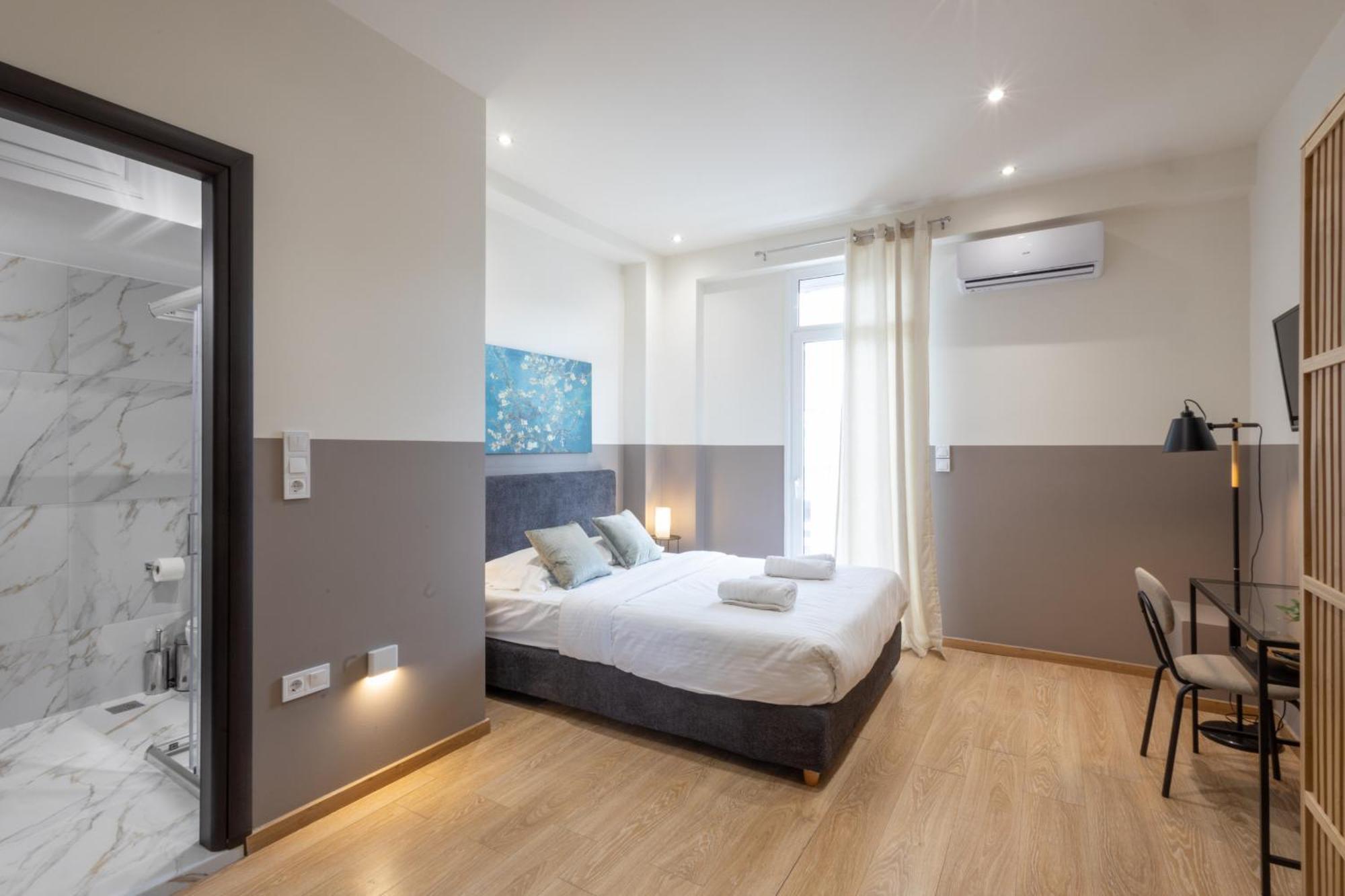 Luxurious 3-Bedroom Seaside Retreat Fully Renovated In 2025 เอเธนส์ ภายนอก รูปภาพ