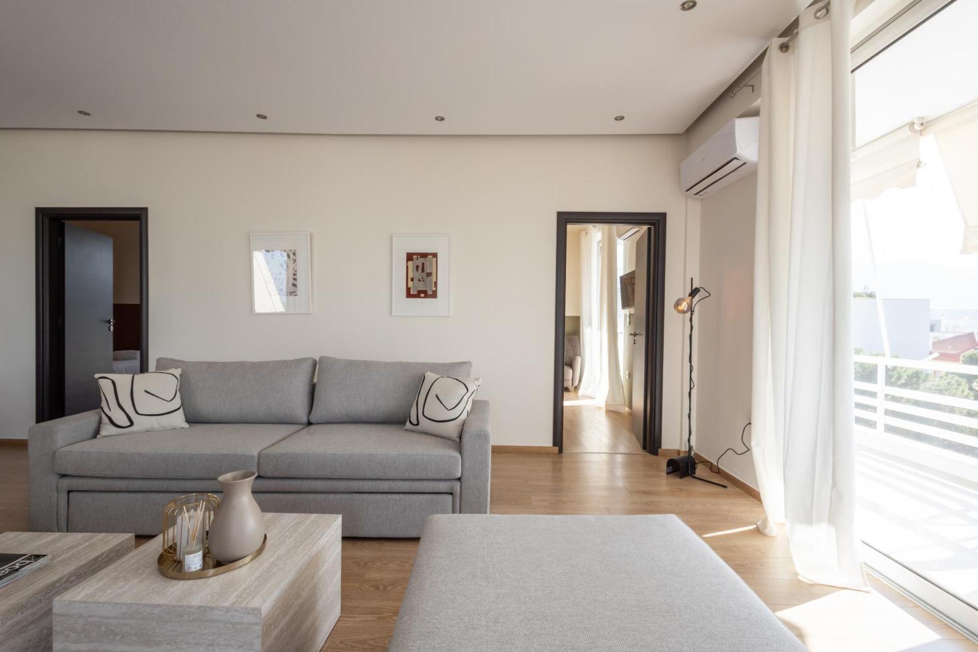 Luxurious 3-Bedroom Seaside Retreat Fully Renovated In 2025 เอเธนส์ ภายนอก รูปภาพ