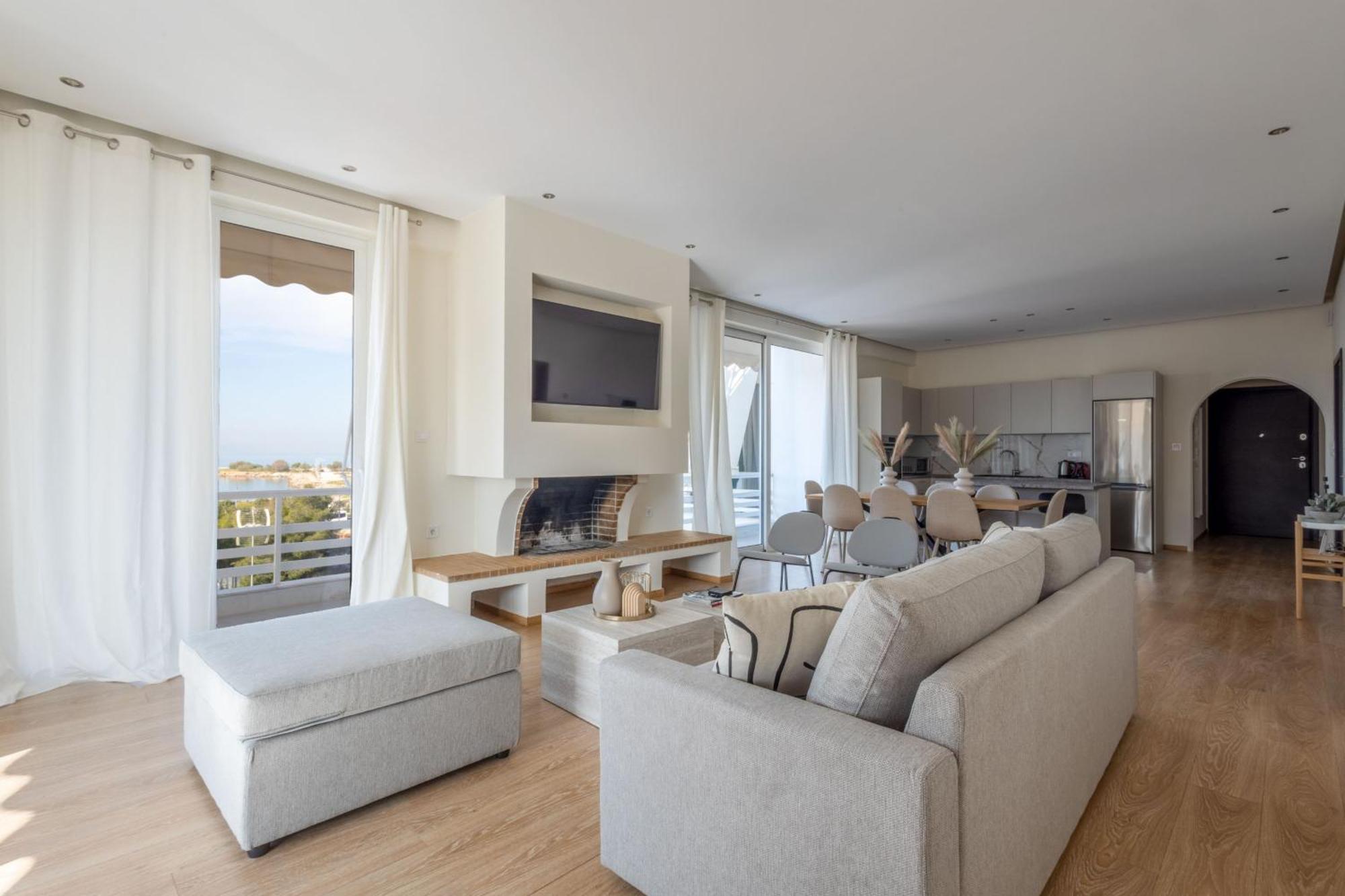 Luxurious 3-Bedroom Seaside Retreat Fully Renovated In 2025 เอเธนส์ ภายนอก รูปภาพ